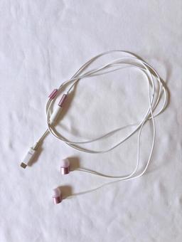 有線イヤホン(1) イヤホン,スマホアクセサリー,線の写真素材