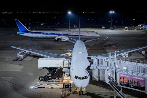 羽田空港の夜景 羽田空港,飛行機,東京国際空港の写真素材