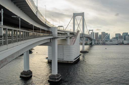 レインボーブリッジと東京の街並み レインボーブリッジと東京の街並み レインボーブリッジ,都市風景,東京の写真素材