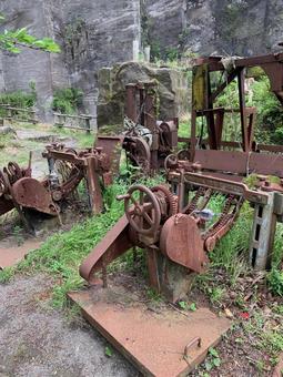 鋸山の廃建機 鋸山の廃建機 千葉,鋸山,登山道の写真素材