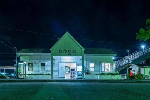 夜の清武駅 夜の清武駅の写真
