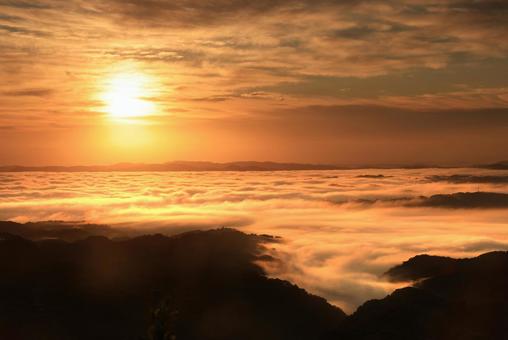 日の出と雲海 雲海,うんかい,ウンカイの写真素材