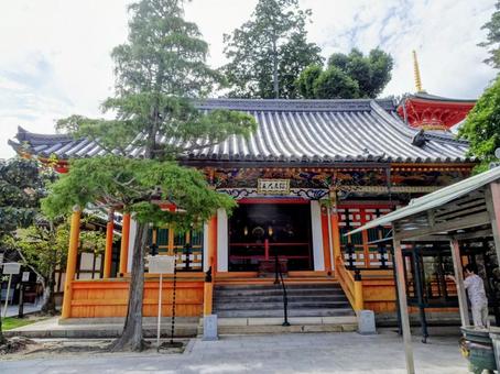 中山寺の仏堂 中山寺の仏堂の写真