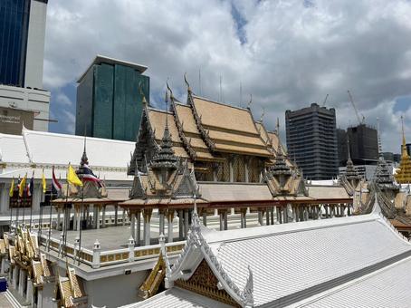 タイの街中のお寺 タイの街中のお寺の写真