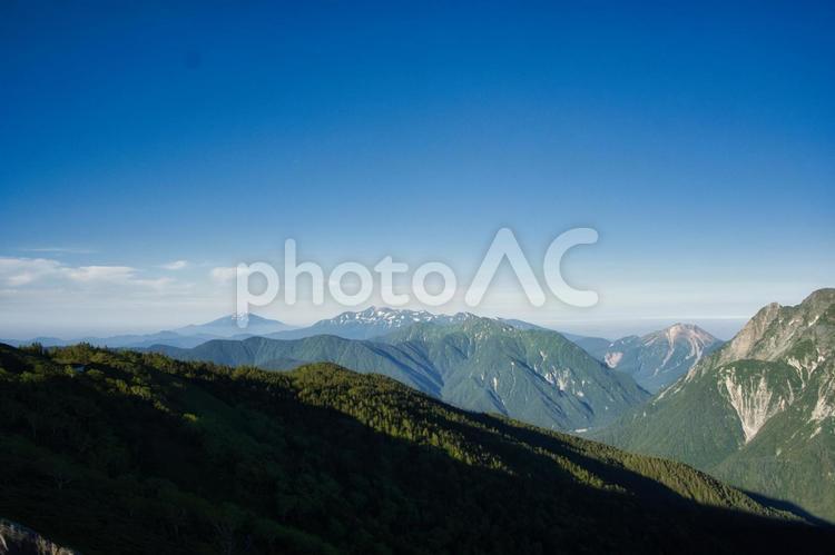 北アルプスの蝶ヶ岳から常念岳を登山 北アルプス,上高地,長野県の写真素材