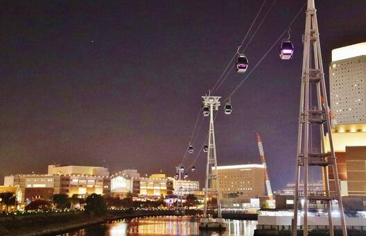 横浜夜景とエアキャビン 横浜エアキャビン,ロープウェイ,みなとみらいの写真素材