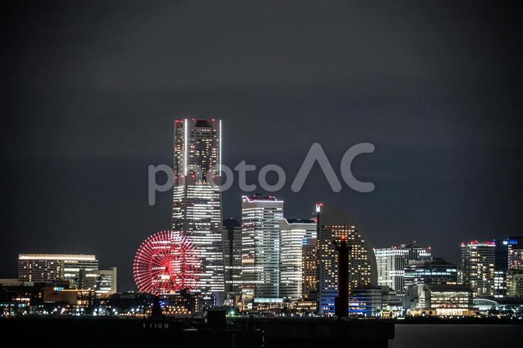 横浜みなとみらいの夜景（全館ライトアップ時） 横浜みなとみらい,全館ライトアップ,クリスマスの写真素材