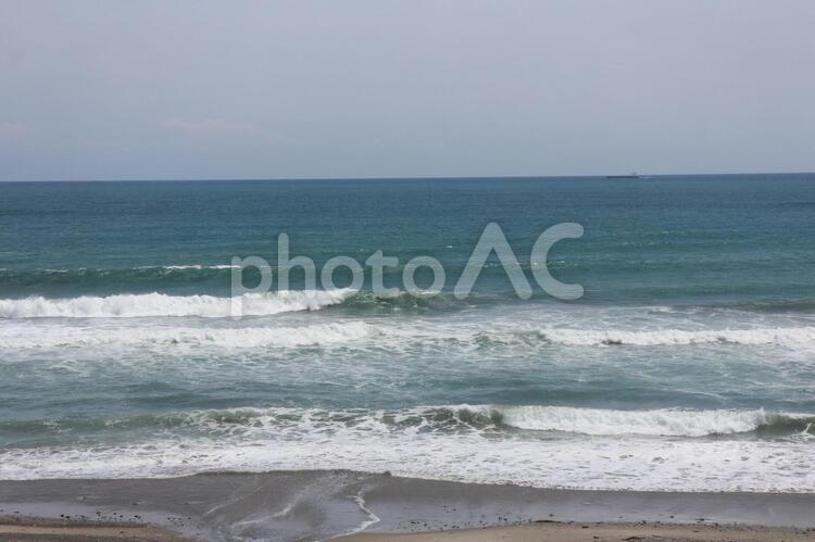 波が打ち寄せる御前崎の海岸 波,次々に,砂浜の写真素材
