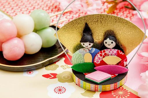 雛人形とお団子 お雛様,ひな人形,御代理様の写真素材