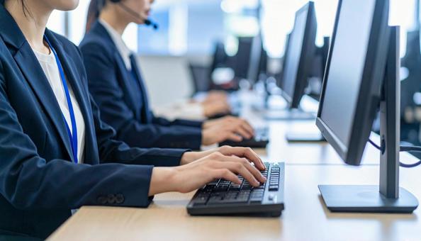 コールセンターのオペレーター　顔無しの写真