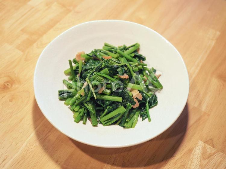 美味しそうなのらぼう菜とベーコンの炒め物 のらぼう菜,炒め物,ベーコンの写真素材