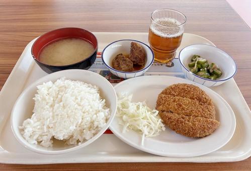 メンチカツ定食 メンチカツ定食 メンチカツ,メンチカツ定食,味噌汁の写真素材