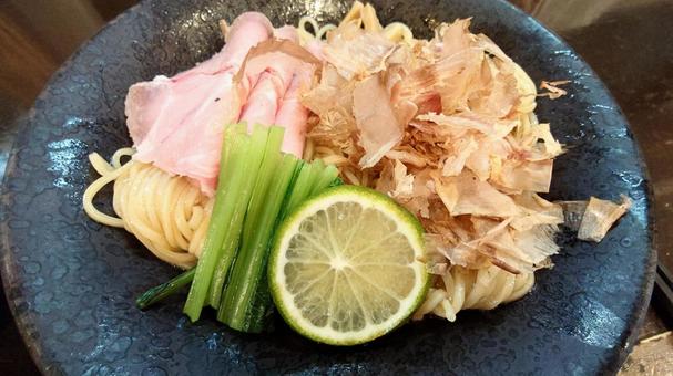 油そば 油そば 油そば,鰹節,かつおぶしの写真素材