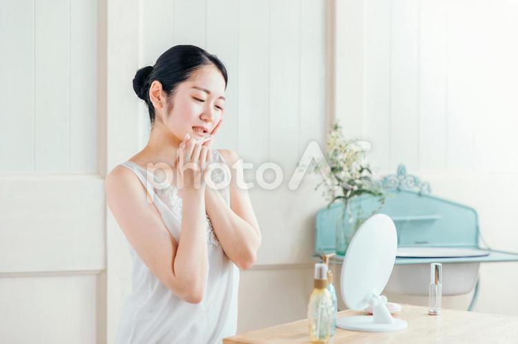 虫歯・知覚過敏・歯周病の女性 虫歯,知覚過敏,むし歯の写真素材