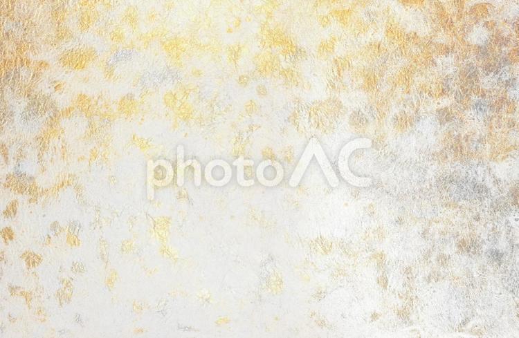 白色の和紙に金色と銀色の模様の背景画像 和風,背景,和の写真素材