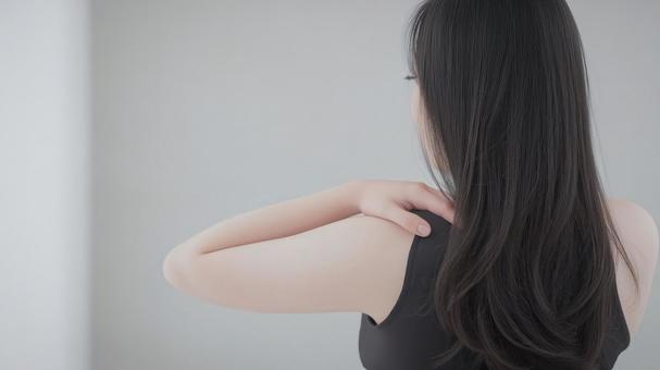 脱毛された腕と脇、すべすべの素肌 脱毛された腕と脇、すべすべの素肌の写真