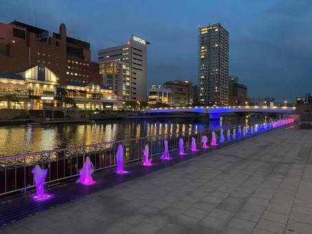 夕闇のリバーサイド(北九州市) 夕闇のリバーサイド(北九州市) 夕闇,リバーサイド,川の写真素材