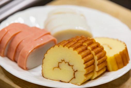 お節料理の定番、伊達巻とかまぼこ 伊達巻,かまぼこ,蒲鉾の写真素材