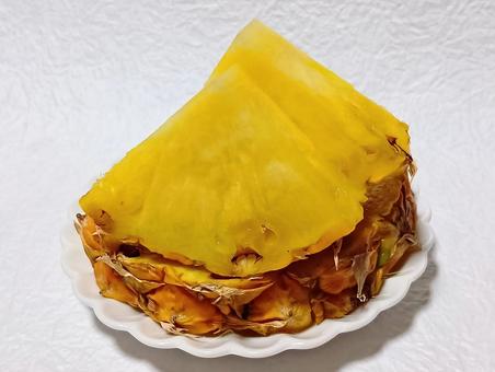 パイン パイン,パイナップル,果物の写真素材