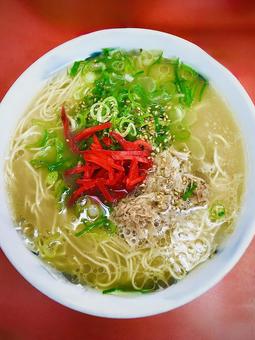 美味しい博多とんこつラーメン 美味しい博多とんこつラーメン ラーメン,麺類,とんこつの写真素材