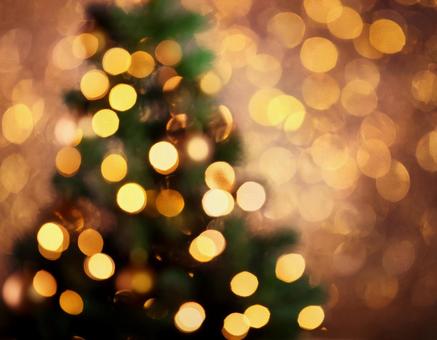 背景をぼかした抽象的なクリスマスツリー3 イルミネーション,ライト,キラキラの写真素材