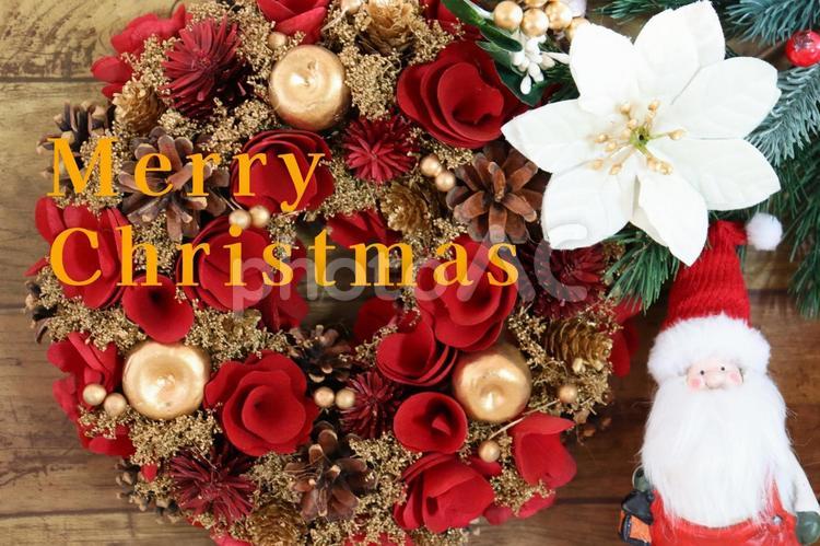 クリスマスのリースと白いお花　３ クリスマス,12月,リースの写真素材