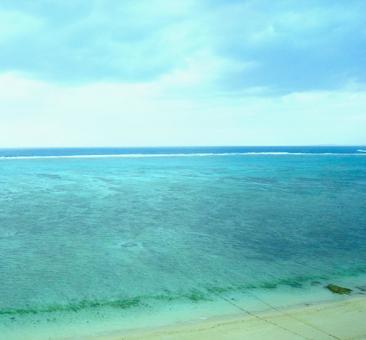 沖縄の海の写真