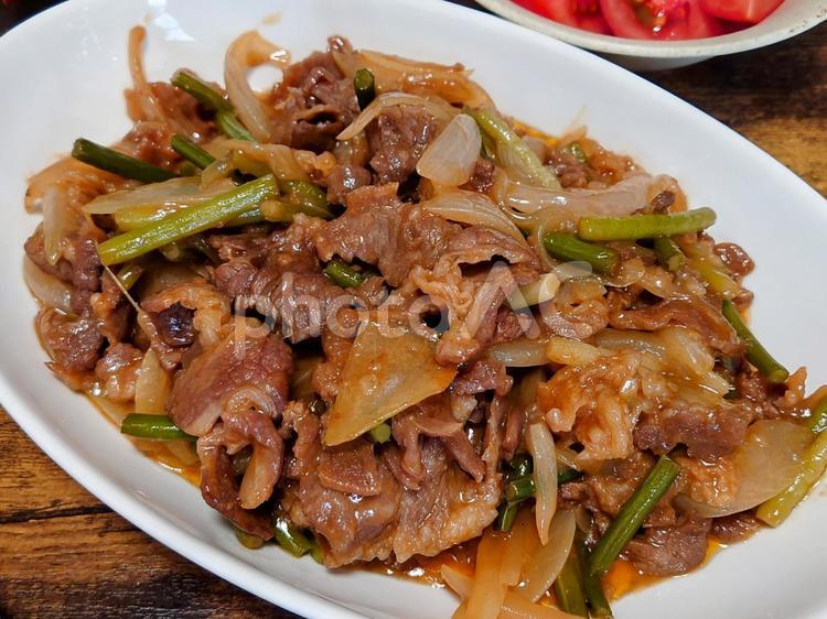 牛肉とニンニクの芽の炒め物 おかず,夕食,炒め物の写真素材