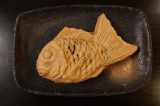 たい焼き(真上から撮影) たい焼き(真上から撮影) 鯛焼き,タイヤキ,お菓子の写真素材