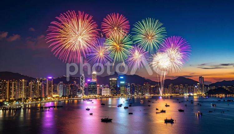 夜の街を彩る花火 街並み,ビル,ビル群の写真素材