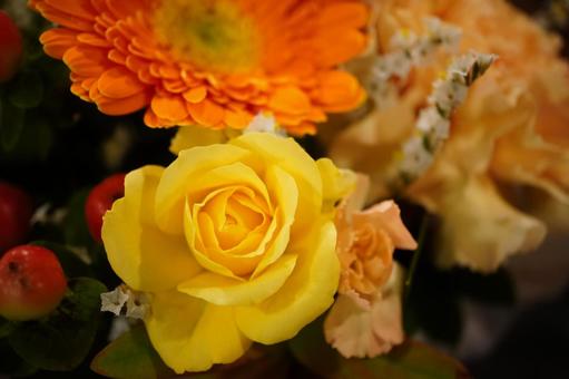 黄色のバラの花束 黄色のバラの花束 フラワーアレンジメント,ブーケ,贈り物の写真素材