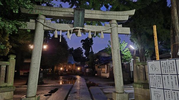 夜の神社 夜の神社 夜,建築物,暗いの写真素材