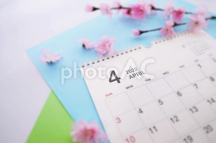 2022年4月カレンダーと桜の花（３） 4月,カレンダー,2022の写真素材