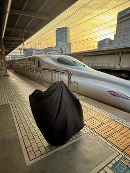 新幹線輪行で帰路へ 新幹線輪行で帰路へ 輪行,新幹線,のぞみの写真素材