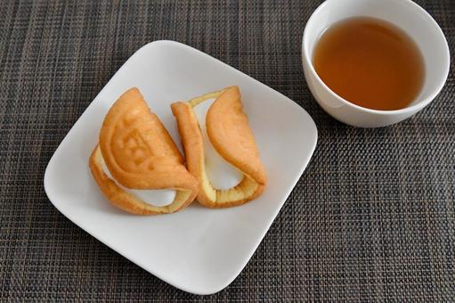 クリームワッフル クリームワッフル,ワッフル,ホイップクリームの写真素材