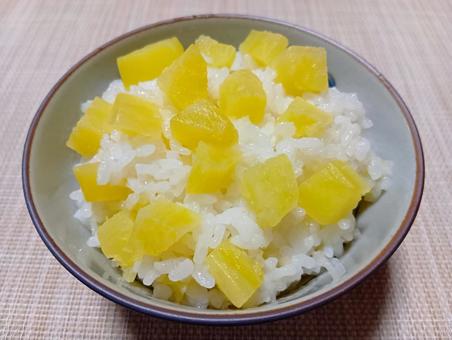 サツマイモ御飯 サツマイモ御飯 さつまいも,サツマイモ,ご飯の写真素材