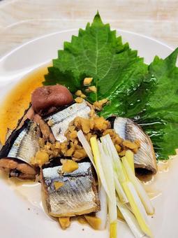サンマの梅煮4(角度ちがい) サンマの梅煮4(角度ちがい) サンマ,梅煮,和食の写真素材
