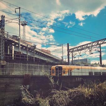 アンニュイ電車 アンニュイ電車 電車,田舎,鉄道の写真素材