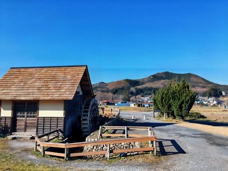 水車と日和田山 水車と日和田山 水車,日和田山,小屋の写真素材