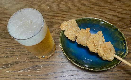 からあげ　ビール　串揚げ からあげ,唐揚げ,鶏肉の写真素材