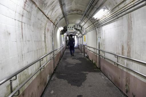 近江塩津駅の地下通路 近江塩津駅の地下通路の写真