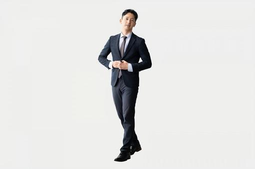 スーツ姿の男性ビジネスマン(全身) スーツ姿の男性ビジネスマン(全身) ビジネス,ビジネスマン,男性の写真素材