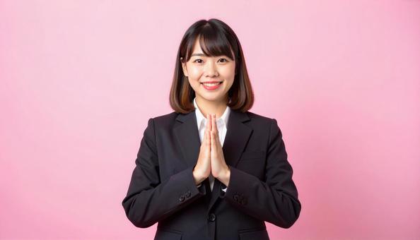 お願いしているビジネスウーマンの写真