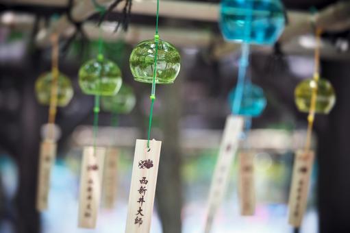 西新井大師(総持寺)藤棚の風鈴 西新井大師(総持寺)藤棚の風鈴の写真