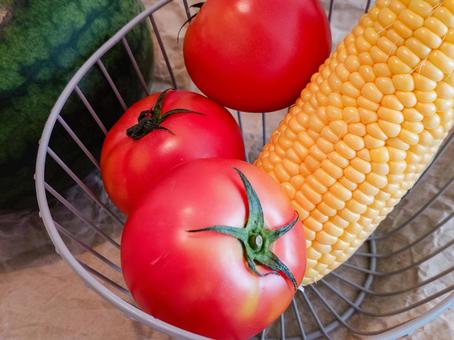 夏の野菜セット1 夏の野菜セット1 夏野菜,夏のイメージ,緑黄色野菜の写真素材