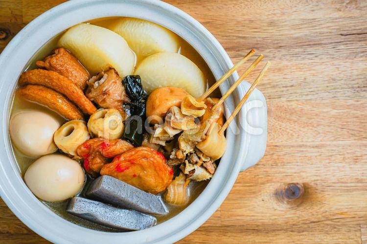 具だくさんのおでん おでん,鍋料理,大根の写真素材