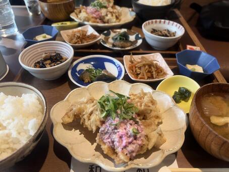 定食 ランチ,竜田揚げ,おかずの写真素材