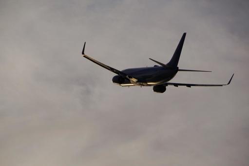 飛行機と夕焼け 飛行機と夕焼け 飛行機,旅客機,ジェット機の写真素材
