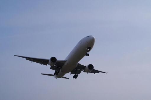 飛行機と空 飛行機,旅客機,航空機の写真素材