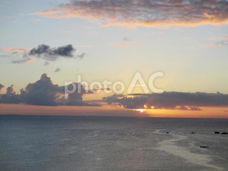 海と夕日 海,サンセット,夕暮れの写真素材